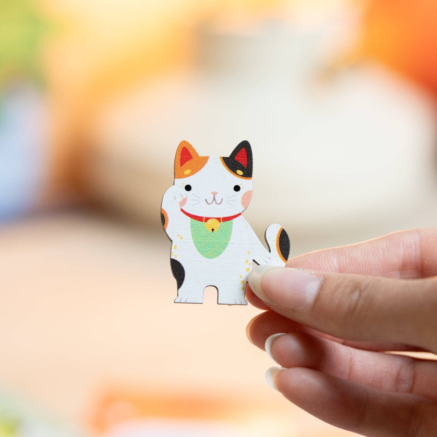 VERY LUCKY CAT PIN