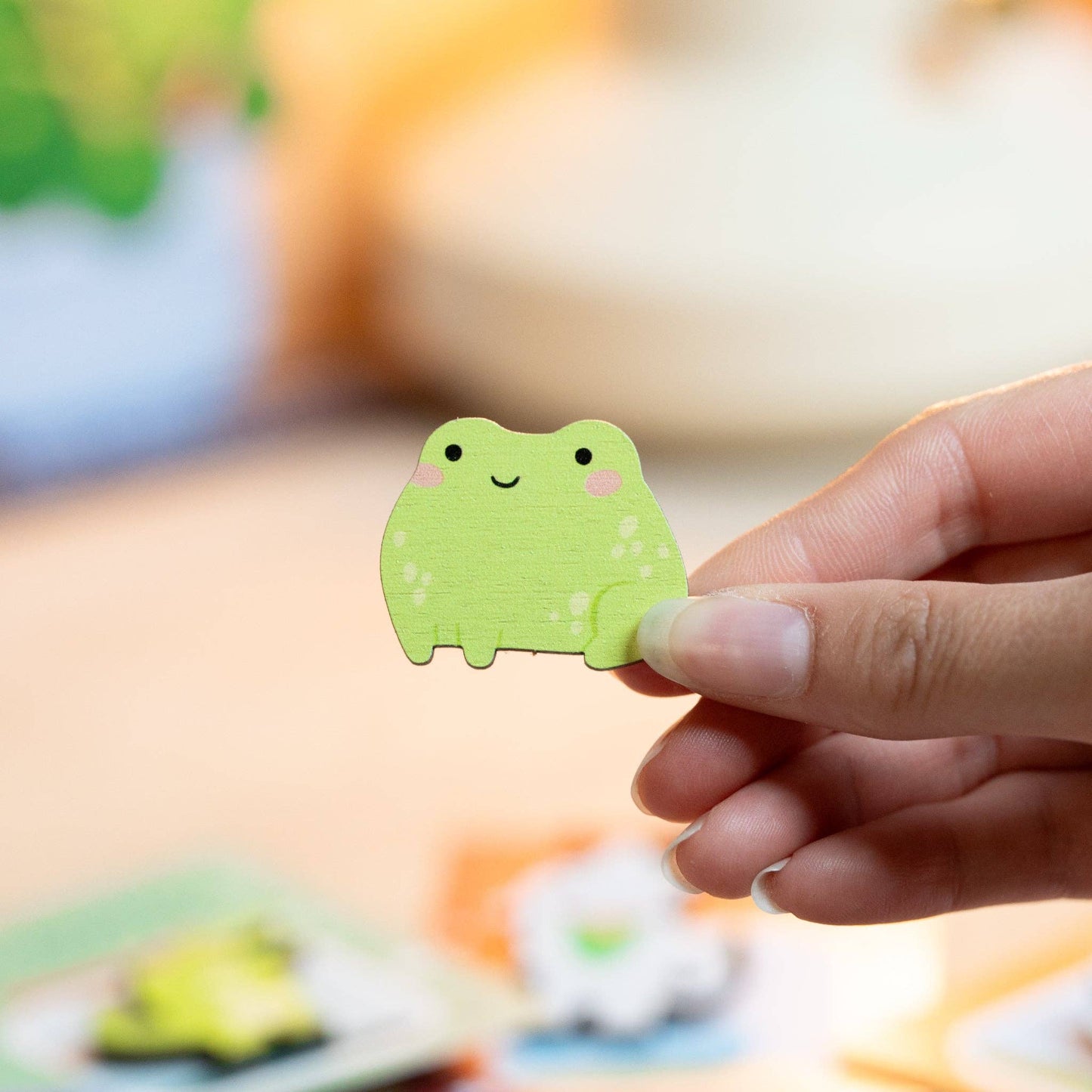 FRIENDLY FROG PIN