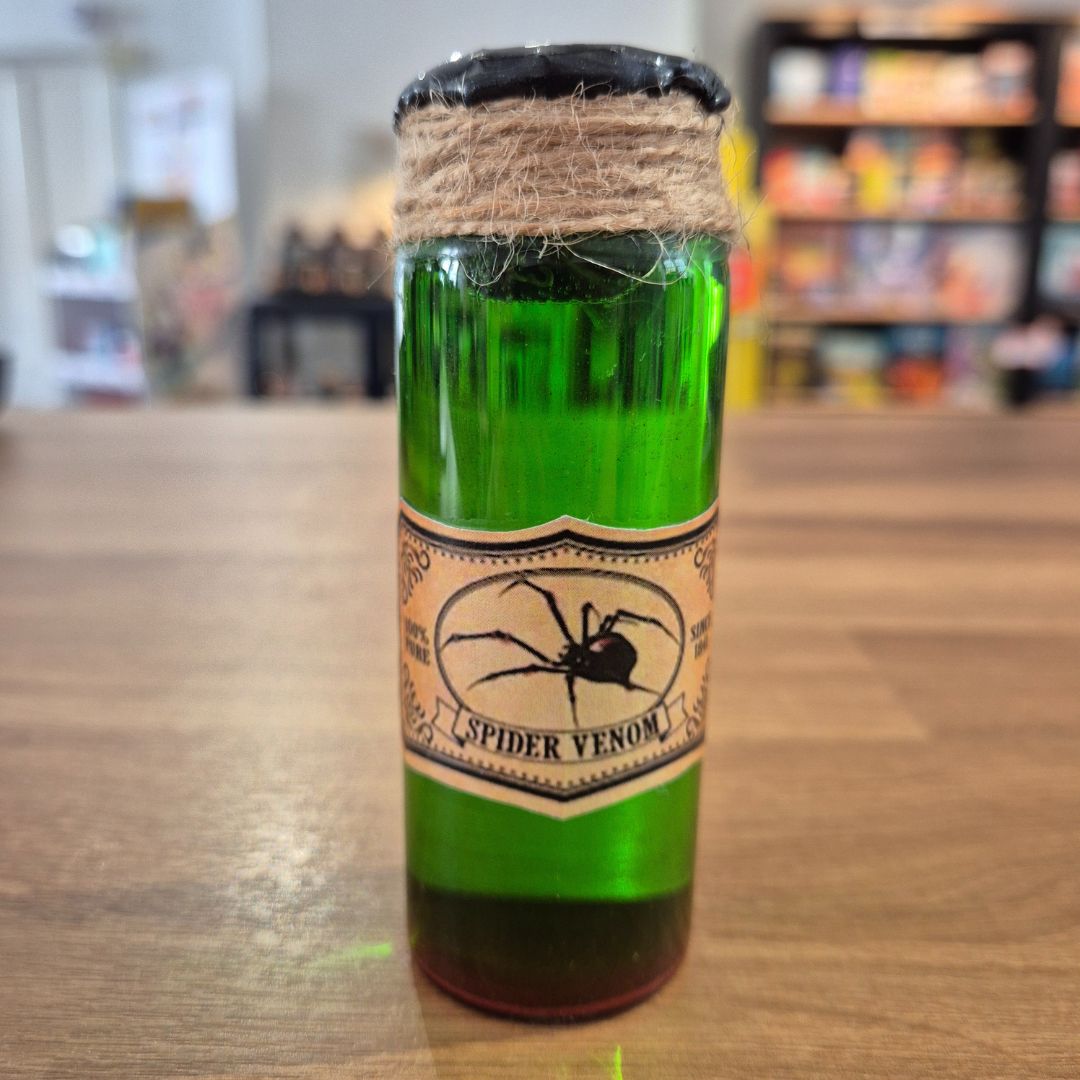 Potion Bottle Liquid D20 Roller: Spider Venom