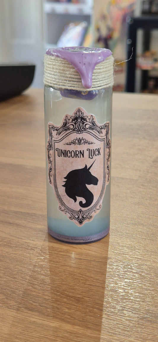 Potion Bottle Liquid D20 Roller: Unicorn Luck