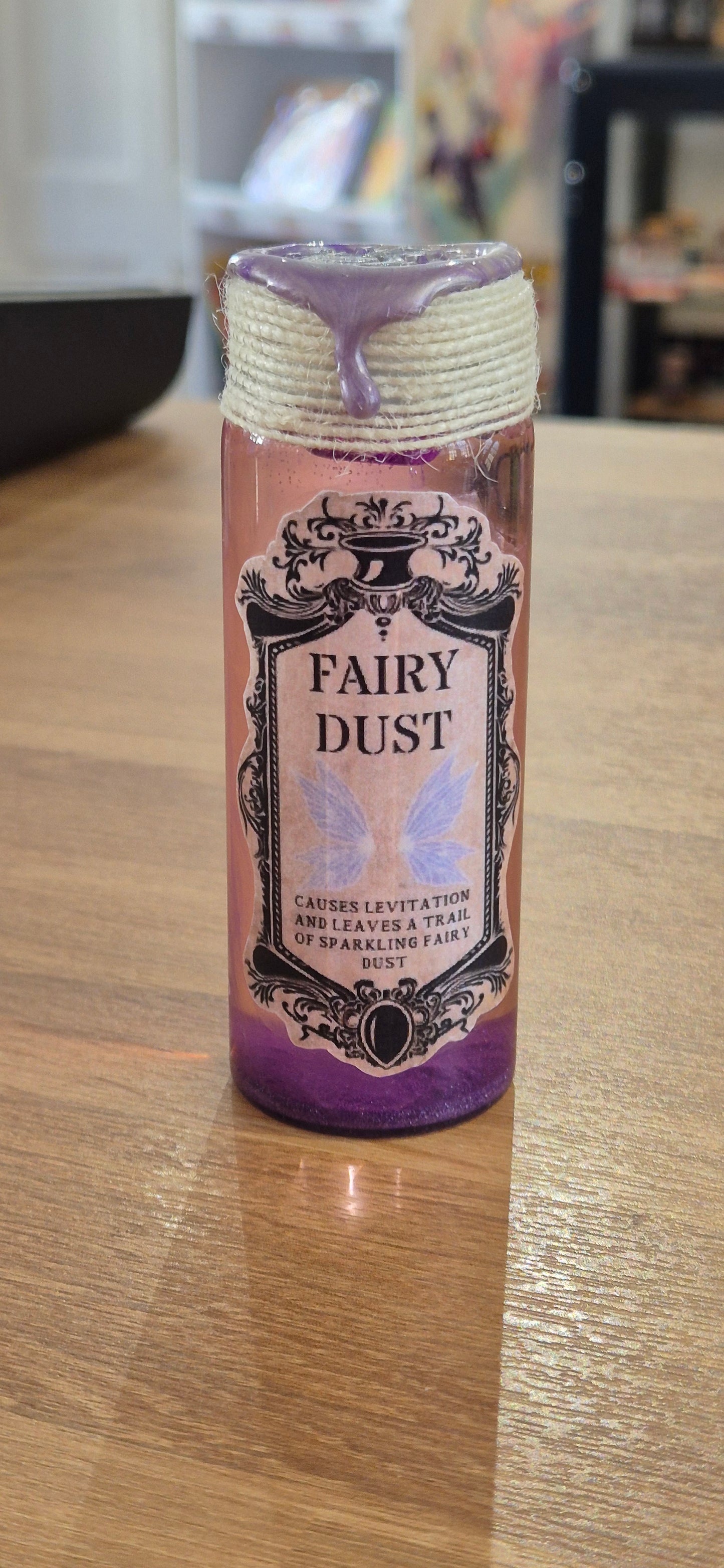 Potion Bottle Liquid D20 Roller: Fairy Dust